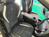 【フロントシート】運転席は必ず使用する部分ですので、座り心地が重要です★ぜひ一度ご体感下さい★