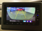 バックモニター付きで、車庫入れやバック時の後方確認をしっかりサポート。モニターに映し出される映像で死角も確認しやすく、狭い場所での駐車や後退時の操作をより安心して行えます。