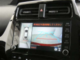 パノラミックビューモニター付きです。車両を上から見たような映像を画面に表示。運転席からの目視だけでは見にくい、車両周辺の状況をリアルタイムでしっかり確認できます。
