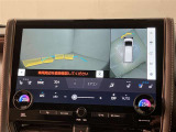 安全機能のバックモニター&全周囲モニターも装備です。
