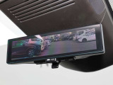 車両後方を映し出します・スマートルームミラー装備です。