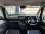 視界も広く見切りも良好で運転しやすいですよ。フロントガラスとフロントドアガラスは紫外線を約99%もカットしてくれます。
