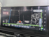 12.3インチワイドディスプレイを採用。情報を同時に表示できる3分割画面も可能