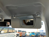 運転席バニティーミラーです!