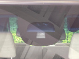 【シティブレーキアクティブシステム】低速走行中に前方の車両等を認識し、衝突しそうな時は警報とブレーキで衝突回避と被害軽減をアシスト。より安全にドライブをお楽しみいただけます。