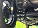 お車を安心してお乗りいただく為には、足回りの定期点検が欠かせません。サービスサポート(有償保証)では無料点検もご提供しており、安心のカーライフをお過ごしいただけるサポート体制が整っています。
