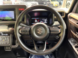 【ステアリングスイッチ】運転中、前方から目線をそらすことなく、オーディオ等の操作が可能な便利機能!安心&快適なドライブを演出してくれます♪