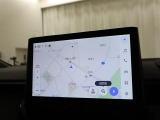 純正ナビを装備。タッチパネル式で使いやすく、お出かけもラクラクです。