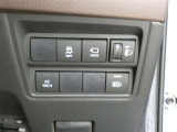 オートマチックハイビームとは、先行車や対向車のライトを認識し、ハイビームとロービームを自動で切り替える機能です。夜道の視界を確保します。詳細は販売店スタッフまでおたずねください。