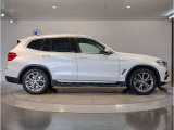 ☆BMWの前後重量配分50:50はエンジン自体をフロントタイヤよりも後ろにずらし、通常はエンジンルーム内に搭載される重量物であるバッテリーをトランクに移動させるなどして実現されています☆