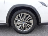 SUBARU認定U-Carは、全車12ヶ月点検、車検などの法定点検を実施。スバル専門メカニックが確かな技術で最大88項目にわたりチェックしており品質、安心を支えます!