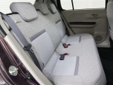 リアシートも厚く、長時間の移動もらくらくです!車種によってはラゲージスペースやトランクへのアクセスも可能!乗り心地・使い勝手共に充実です!!
