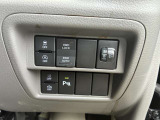 通常走行で使用する「2WD」に加え、路面状況に応じて2WDから4WDまで自動的に駆動力を制御する「4WD AUTO」、農地や山の未舗装路で力を発揮する「4WDLOCK」の3モードに切り替えられる電子制御式4WDを搭載。