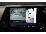 上から車両を見下ろしたような映像をナビゲーション画面に表示する「パノラミックビューモニター(床下透過表示機能付き)も搭載しています。