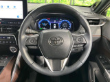 インテリアに合わせたデザインのステアリングは、運転される方のことも考え、運転しやすい形状、大きさです。是非一度、実際に触ってお確かめください。