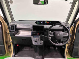 見易い計器類と運転し易いドライビングポジションは、視角も少なく前方&左右の見切りが良く運転し易いクルマです