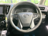 【純正革巻きステアリング】上質な革を使用することで、手にしっかり馴染みとても運転しやすいハンドルです♪