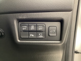 各種機能の切替スイッチは運転席パネル下に集約されています。任意で切り替え可能なため状況に合わせてお使いください。