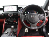 運転席廻りです。