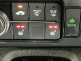 運転席/助手席シートヒーターで寒い日もすぐに温かくなり快適に過ごせます。2段階の温度調整が可能です