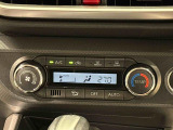 作動状態が一目でわかる液晶ディスプレイ付きAUTOエアコンを装備しています♪室内の温度を設定するとセンサーが室温を感知して、温度、風量を自動的にコントロ-ルして快適な空間を作ってくれます!