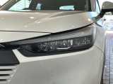LEDヘッドライトは、点灯の瞬間から最大光量を発揮し、突然暗くなるトンネルなどでの安定感を高めます。