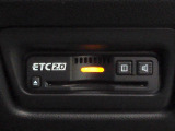 ETC付。高速道路の料金所はキャッシュレスで通過です。サービスエリア等にあるスマートインターの出入りも利用可能でとっても便利。ご納車後すぐにお使い頂けるようセットアップしてのお渡しとなります。