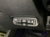 ハンドルの左下にETCがついています。高速道路の料金所の通過も楽々です。カードの取り出しもしやすい場所についています。