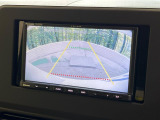 【バックカメラ】駐車時に後方がリアルタイム映像で確認できます。大型商業施設や立体駐車場での駐車時や、夜間のバック時に大活躍!運転スキルに関わらず、今や必須となった装備のひとつです!