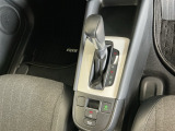 オートマチックシフトレバーは、手になじみ操作しやすい形状で安全運転にもつながります♪