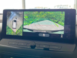 【アラウンドビューモニター】専用のカメラにより、上から見下ろしたような視点で360度クルマの周囲を確認することができます☆死角部分も確認しやすく、狭い場所での切り返しや駐車もスムーズに行えます。