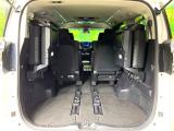 普段のお買い物や通勤、送迎等に十分な荷室スペースを確保しております。セカンドシートを倒すと、大きな荷物の積載も可能です♪