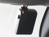 ◆ドライブレコーダー◆映像・音声などを記録する自動車用の装置です。 もしもの事故の際の記録はもちろん、旅行の際の思い出としてドライブの映像を楽しむことができます。