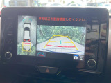 【パノラミックビューモニター】専用のカメラにより、上から見下ろしたような視点で360度クルマの周囲を確認することができます☆死角部分も確認しやすく、狭い場所での切り返しや駐車もスムーズに行えます。