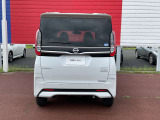 エマージェンシーブレーキ、フロント&バックソナー、インテリジェント LI(車線逸脱防止支援システム)+LDW(車線逸脱警報)、インテリジェント FCW(前方衝突予測警報)、標識検知機能など安全装置が充実!