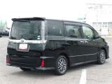 明るく広々、落ち着いた店内では、中古車のご検討・ご購入のほか、携帯電話(au)の購入等、様々なご相談に幅広く応えていきます♪