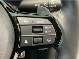 【アダプティブ・クルーズ・コントロール】予め設定した車速内でクルマが自動的に加減速。 前走車との適切な車間距離を維持しながら追従走行し、高速道路でのドライバーの疲労を軽減してくれる嬉しい機能付♪