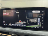 12.3インチワイドディスプレイを採用。情報を同時に表示できる3分割画面も可能