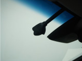 ◆ドライブレコーダー◆映像・音声などを記録する自動車用の装置です。 もしもの事故の際の記録はもちろん、旅行の際の思い出としてドライブの映像を楽しむことができます。