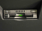 ETCカードを挿入することで高速道路を利用する際の支払いがキャッシュレスになったり、ETCスマートインターチェンジが利用できたり、とても便利なアイテムです!保証は修理保証のみとなります。