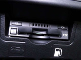 ETC車載器付きです。高速道路の料金所渋滞も解消!落ち着いてスムーズに通過できます。今や必需品の一つとなった装備ですね。