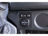 駐車時や狭い道でのすれ違い時に気を使うミラー。電動格納式ドアミラーはそんな時に便利です。