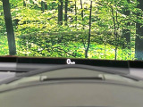 【ヘッドアップディスプレイ】現在の速度や走行情報をデジタル表示で運転席前方のガラスに投影!運転中、目線をずらさず必要な情報を確認できるのでとっても便利で安心!