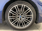 サービスにはドイツ本国と同様に教育と訓練を受け、BMWを知り尽くした「マイスター」が数多く在籍しております。360度による納車前点検整備で、お客様に安心と安全をお届けいたします。