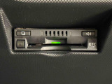 ETCカードを挿入することで高速道路を利用する際の支払いがキャッシュレスになったり、ETCスマートインターチェンジが利用できたり、とても便利なアイテムです!保証は修理保証のみとなります。