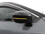 ウインカーミラー 対向車への視認性アップ!ドアミラ-ガラスにはリヤ熱線スイッチと連動でヒ-タ-が作動します