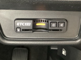 ハンドルの右下にETC2.0がついています。高速道路の料金所の通過も楽々です!。 カードの取り出しもしやすい場所についています。