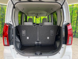 普段のお買い物や通勤、送迎等に十分な荷室スペースを確保しております。セカンドシートを倒すと、大きな荷物の積載も可能です♪