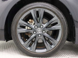 純正アルミホイールです。215/45R17