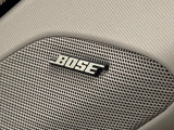 【BOSEサウンドサウンドシステム】メーカーオプションの高品位サウンドシステムを搭載。専用のチューニングが施された大小様々なスピーカーから良質なサウンドが奏でられ、臨場感あふれる音響空間を演出します。